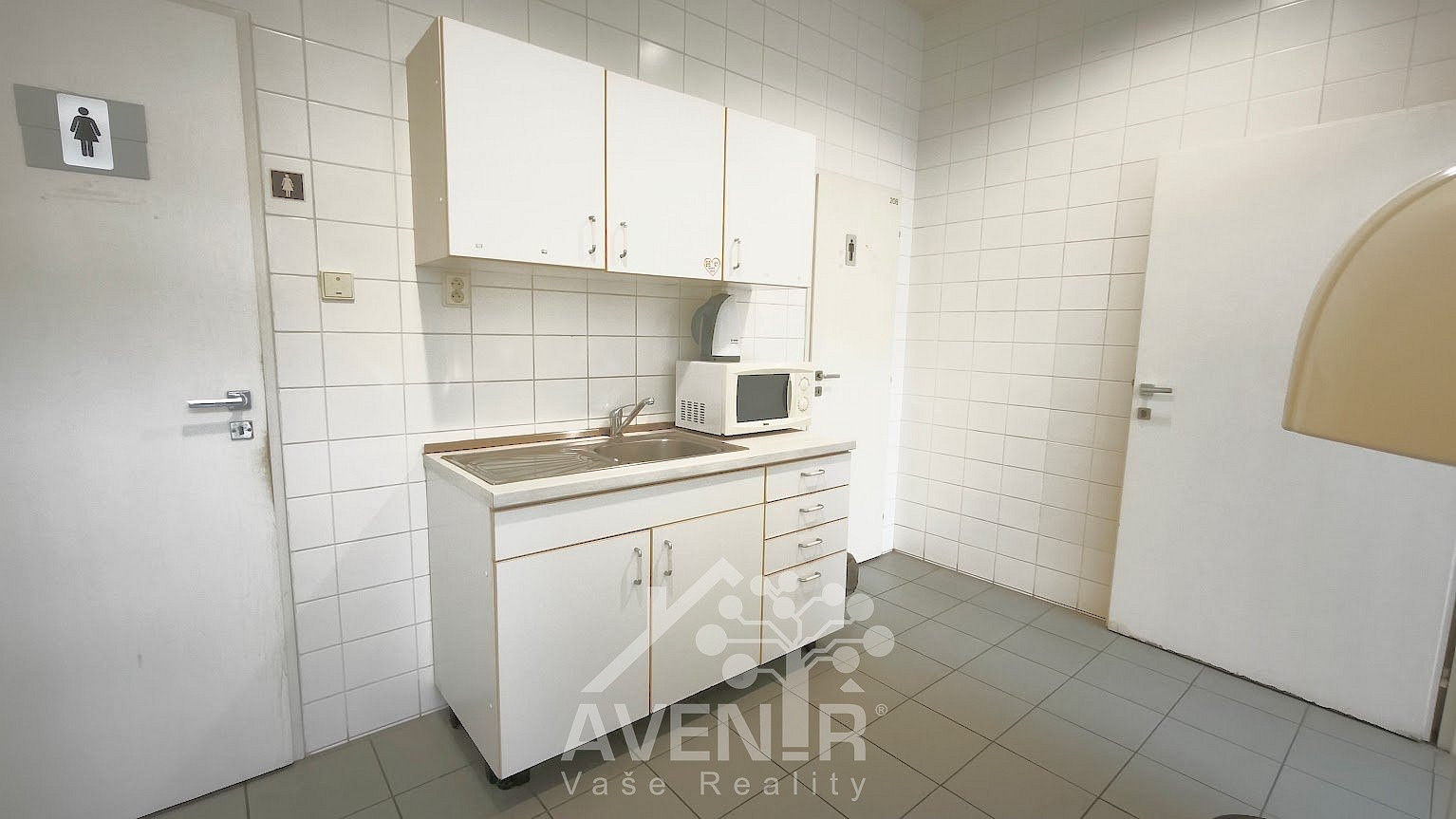 Pronájem kanceláře 45 m² – fotografie 3