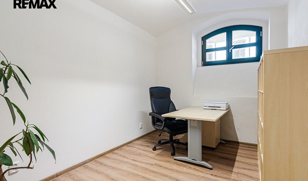 Prodej kanceláře 68 m², Kladno – náhled fotky 8
