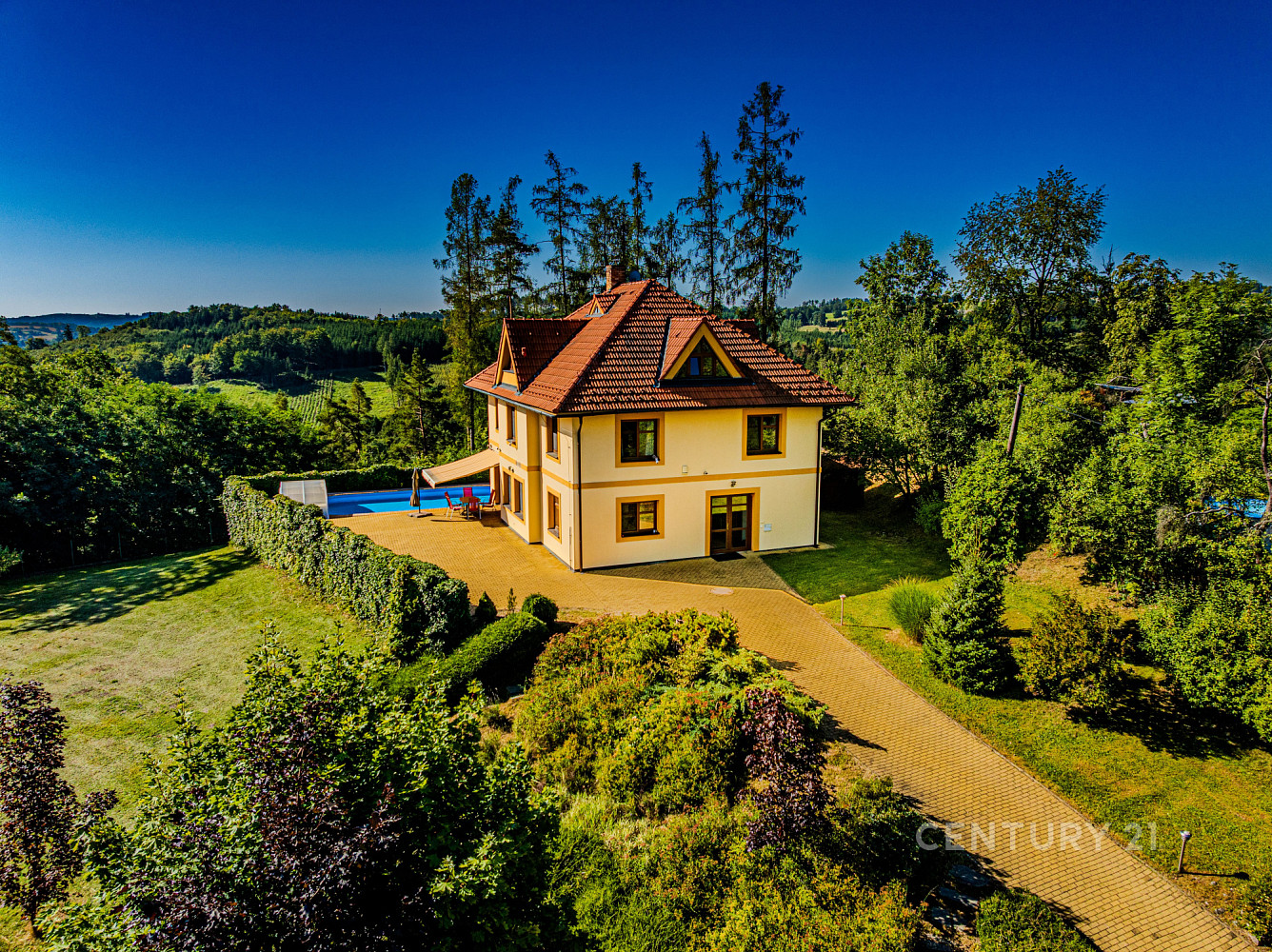Prodej komerčního objektu (jiného typu) 327 m²