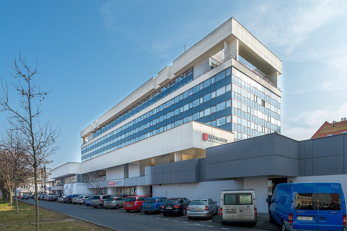 Pronájem kanceláře 1 326 m²