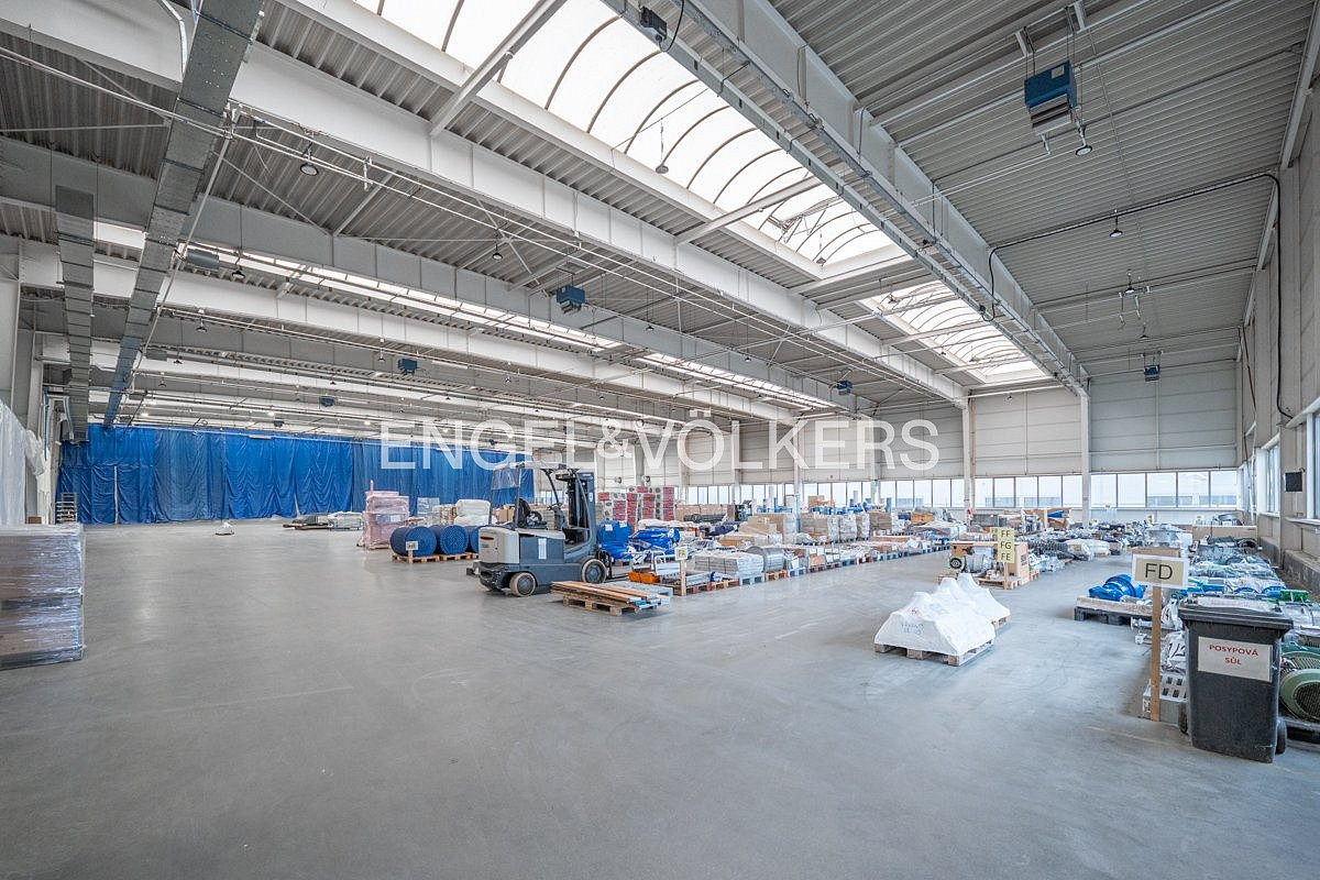 Pronájem skladovacích prostor 4 000 m² – fotografie 4