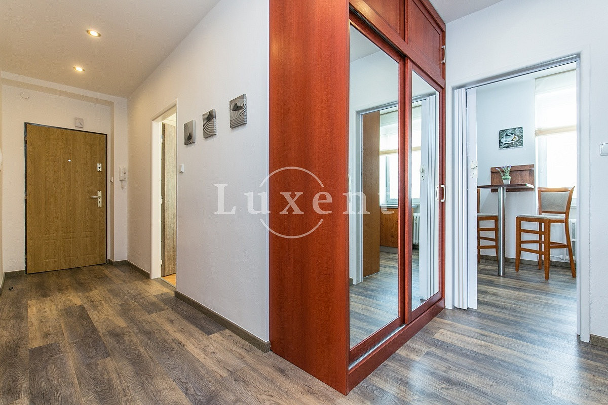 Pronájem bytu 2+1 61 m² – pohled 6
