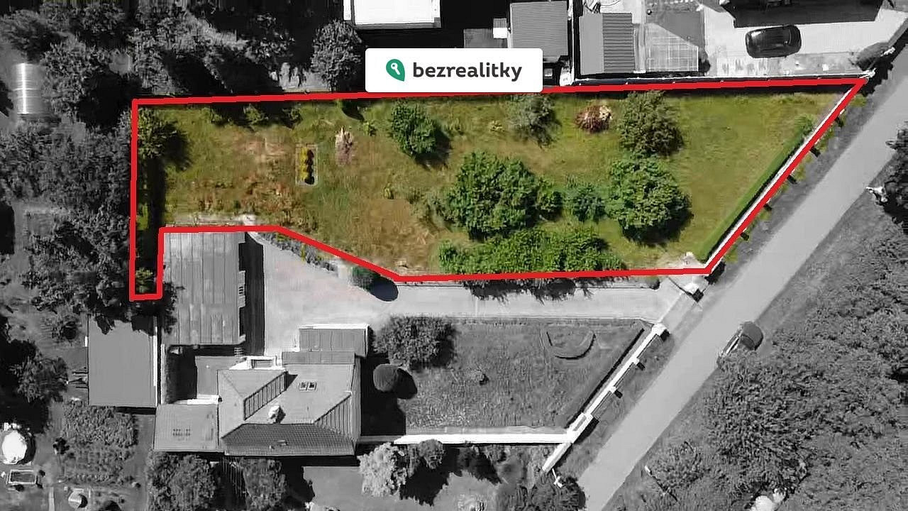 Prodej stavebního pozemku 832 m² — photo 2