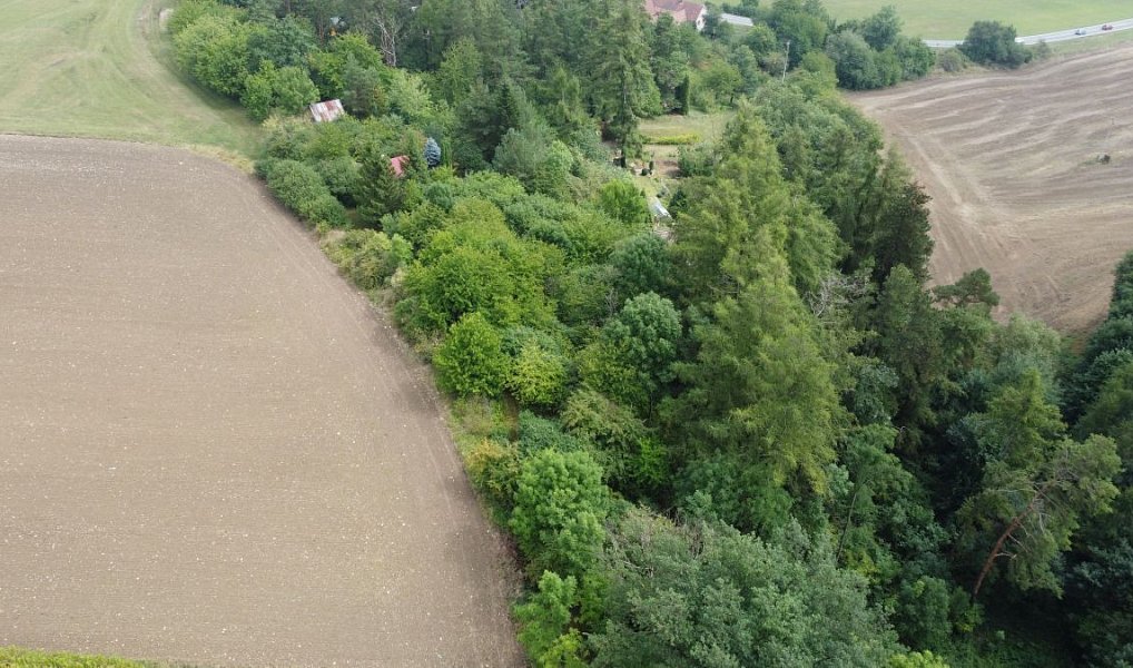 Prodej stavebního pozemku 1 714 m², Skuteč – náhled fotky 2
