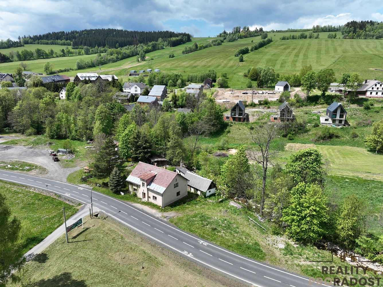 Prodej komerčního objektu (jiného typu) 200 m²