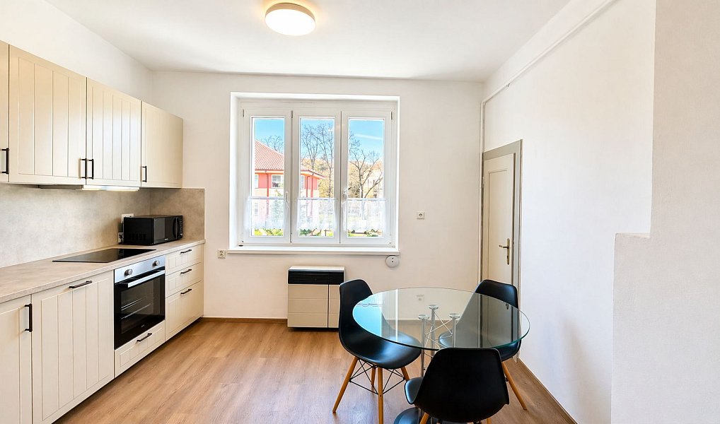 Prodej bytu 2+1 63 m², Cheb – náhled fotky 4