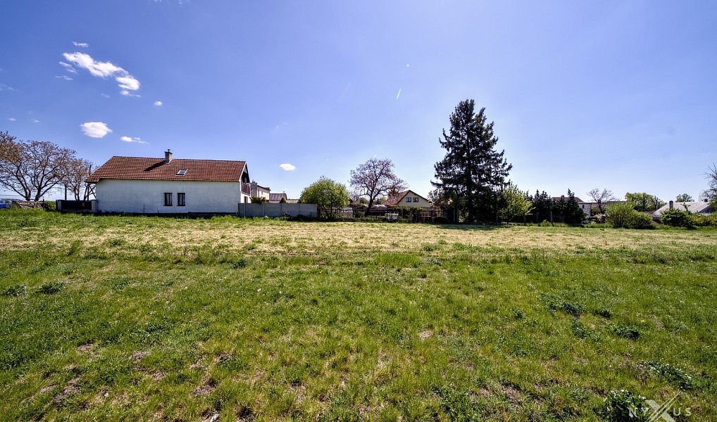 Prodej stavebního pozemku 2 030 m², Chleby – náhled fotky 21