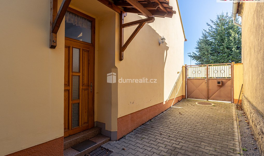 Prodej domu 115 m² s pozemkem 1 316 m², Dobrovíz – náhled fotky 3