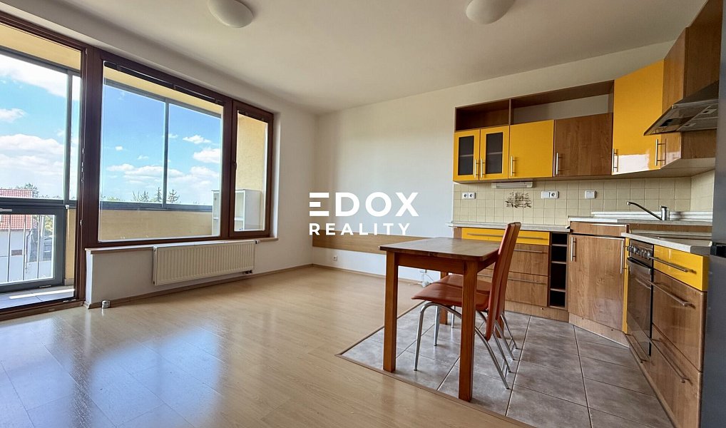 Prodej bytu 1+kk 35 m², Praha – náhled fotky 5