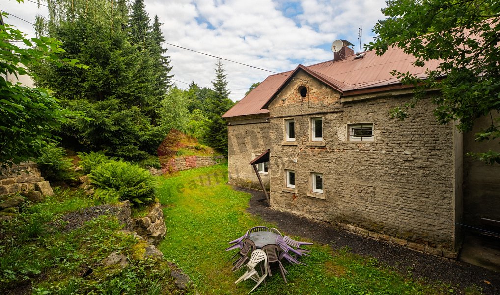 Prodej ubytovacího objektu 370 m², Smržovka – náhled fotky 4