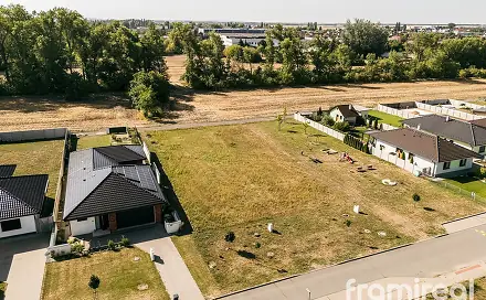 Prodej stavebního pozemku 726 m², Cvrčovice, okres Brno-venkov