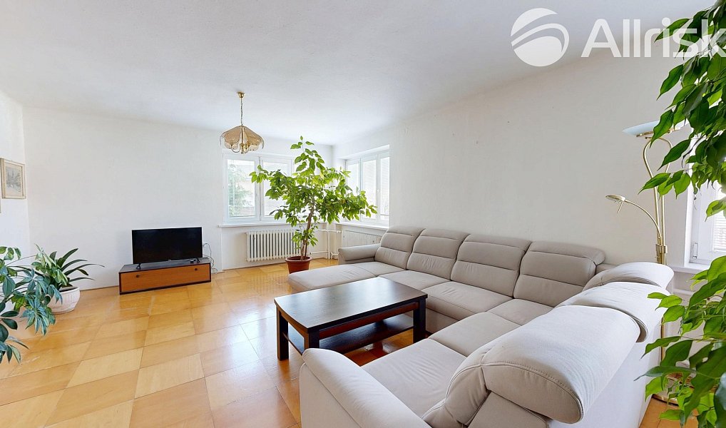 Prodej domu 252 m² s pozemkem 747 m², Dolní Benešov – náhled fotky 15