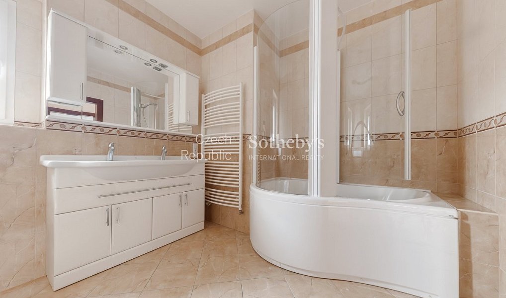 Pronájem domu 560 m² s pozemkem 700 m², Praha – náhled fotky 12