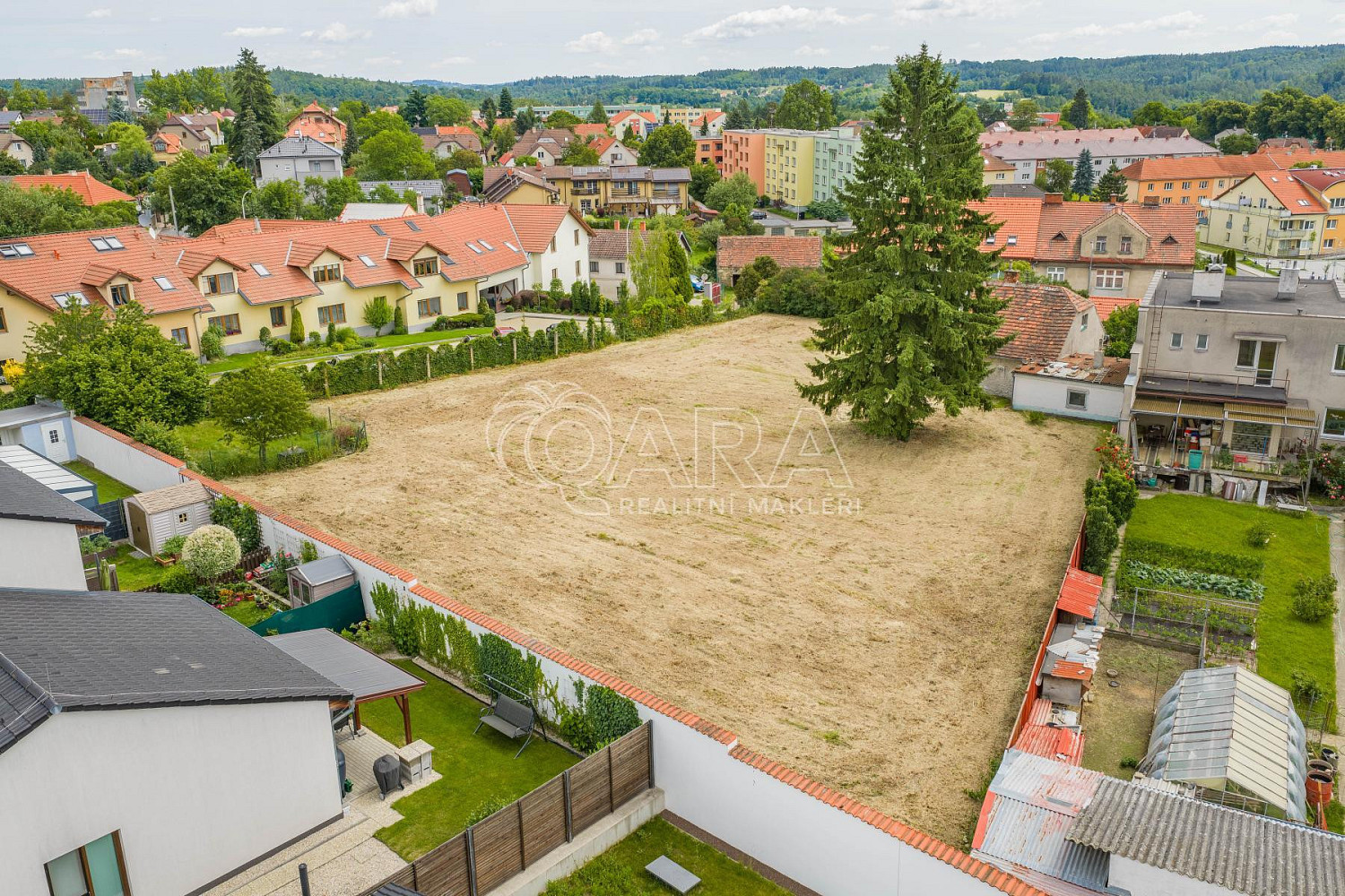 Prodej stavebního pozemku 2 528 m² – fotografie 4