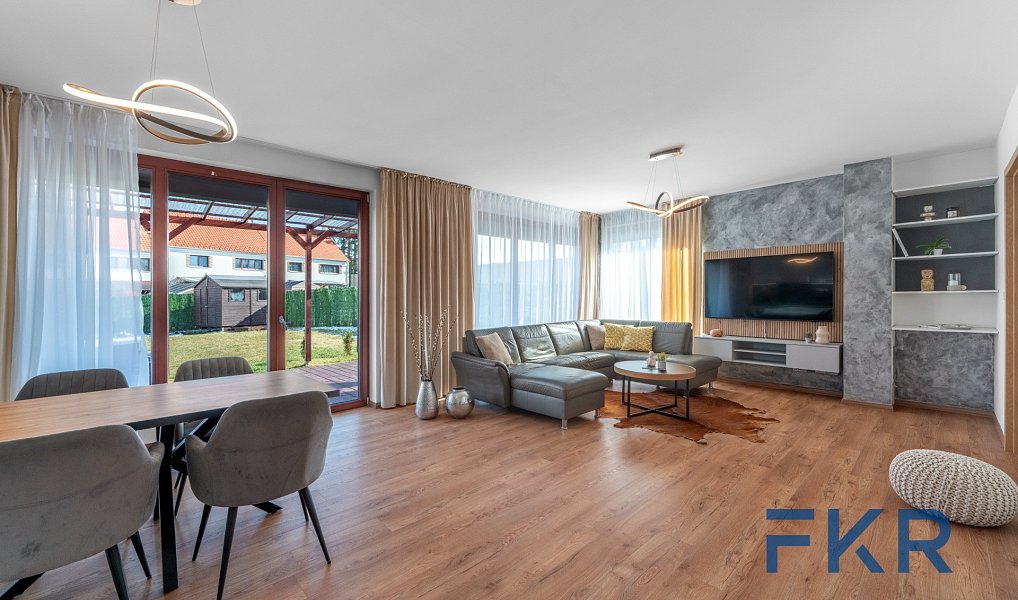 Prodej domu 143 m² s pozemkem 389 m², Zásmuky – náhled fotky 2