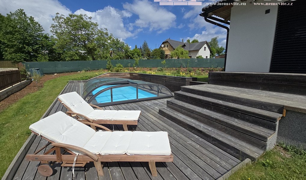 Prodej domu 157 m² s pozemkem 1 047 m², Sulice – náhled fotky 23