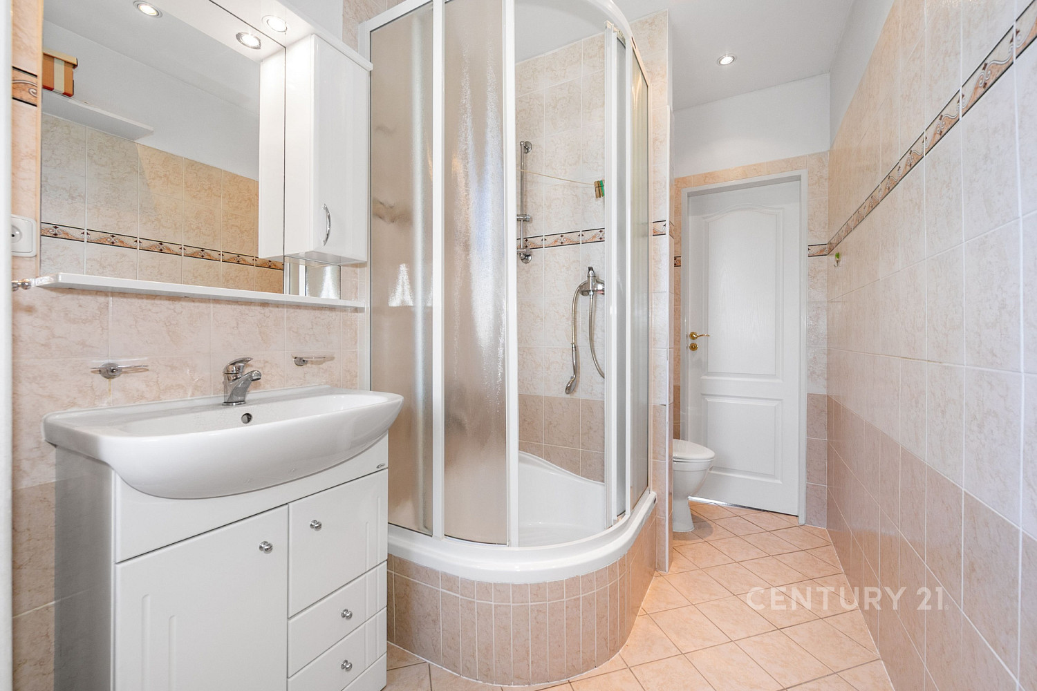 Pronájem bytu 3+1 64 m² – fotografie 3