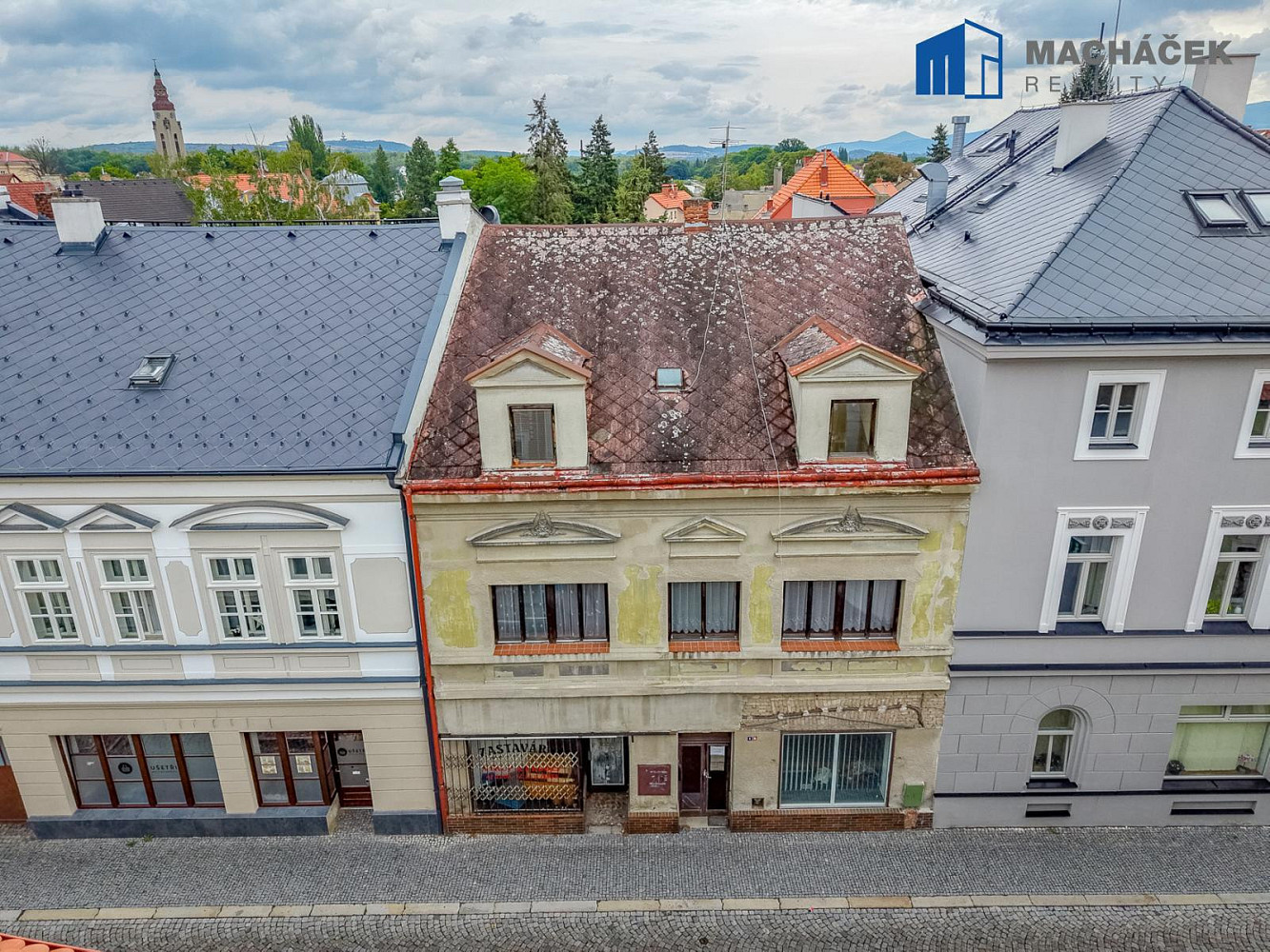 Prodej domu 300 m² s pozemkem 286 m²