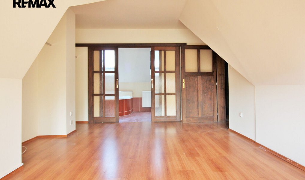 Pronájem domu 200 m² s pozemkem 219 m², Praha – náhled fotky 13