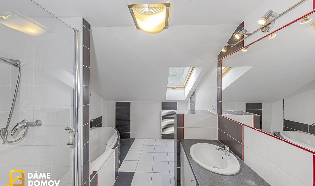 Prodej domu 581 m² s pozemkem 1 164 m², Lukoveček – náhled fotky 16