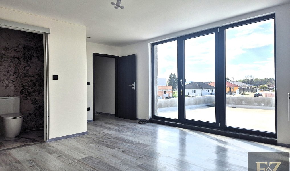 Prodej domu 141 m² s pozemkem 810 m², České Velenice – náhled fotky 6