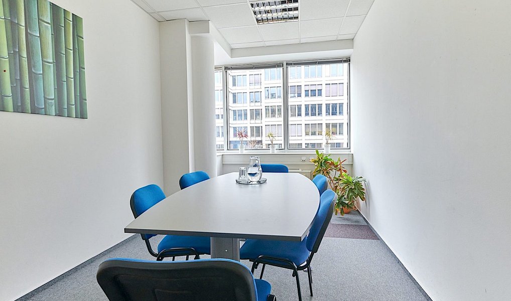 Pronájem kanceláře 964 m², Praha – náhled fotky 3