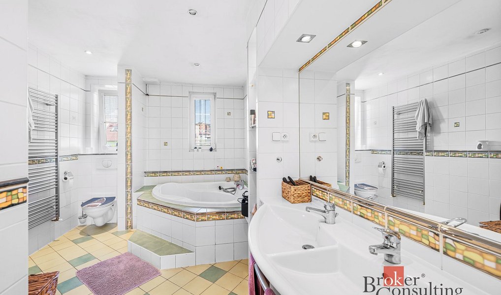 Prodej domu 250 m² s pozemkem 574 m², Plzeň – náhled fotky 24