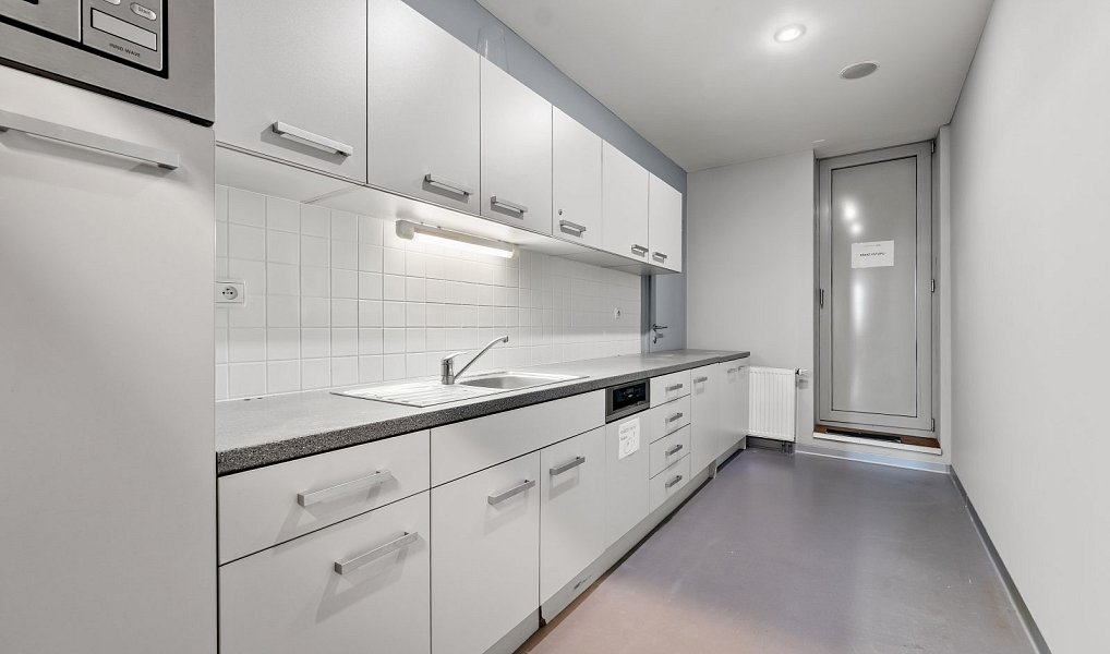 Pronájem kanceláře 168 m², Praha – náhled fotky 5