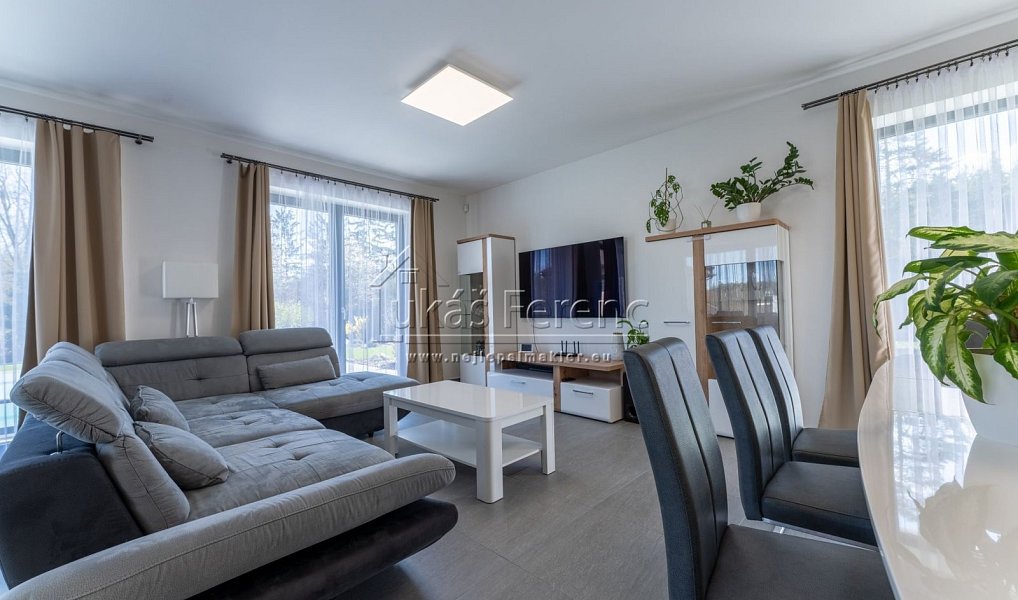 Prodej domu 221 m² s pozemkem 1 950 m², Unhošť – náhled fotky 10