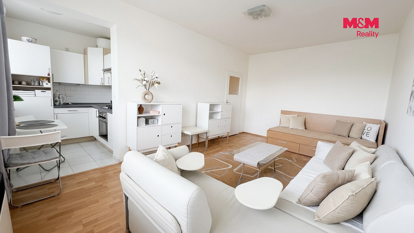Prodej bytu 1+kk 30 m² — photo 2