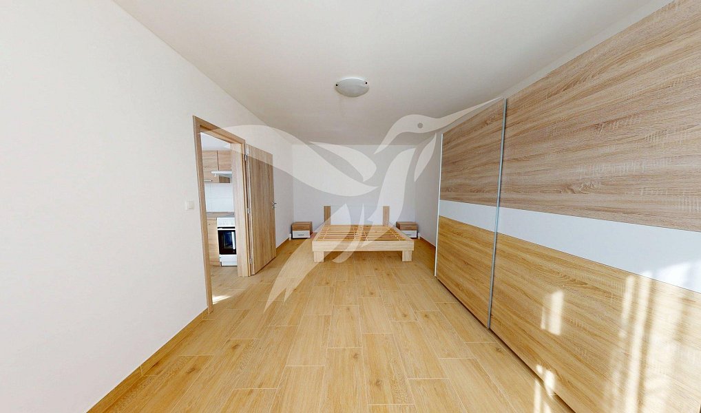 Pronájem bytu 2+kk 40 m², Dnešice – náhled fotky 2