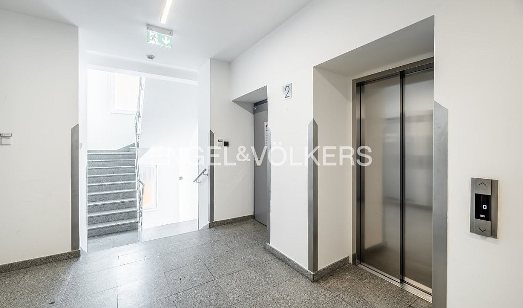 Pronájem kanceláře 788 m², Praha – náhled fotky 10
