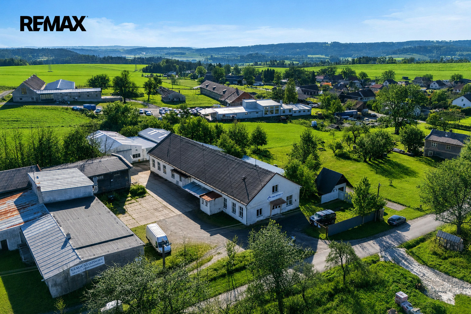 Prodej skladovacích prostor 1 380 m²
