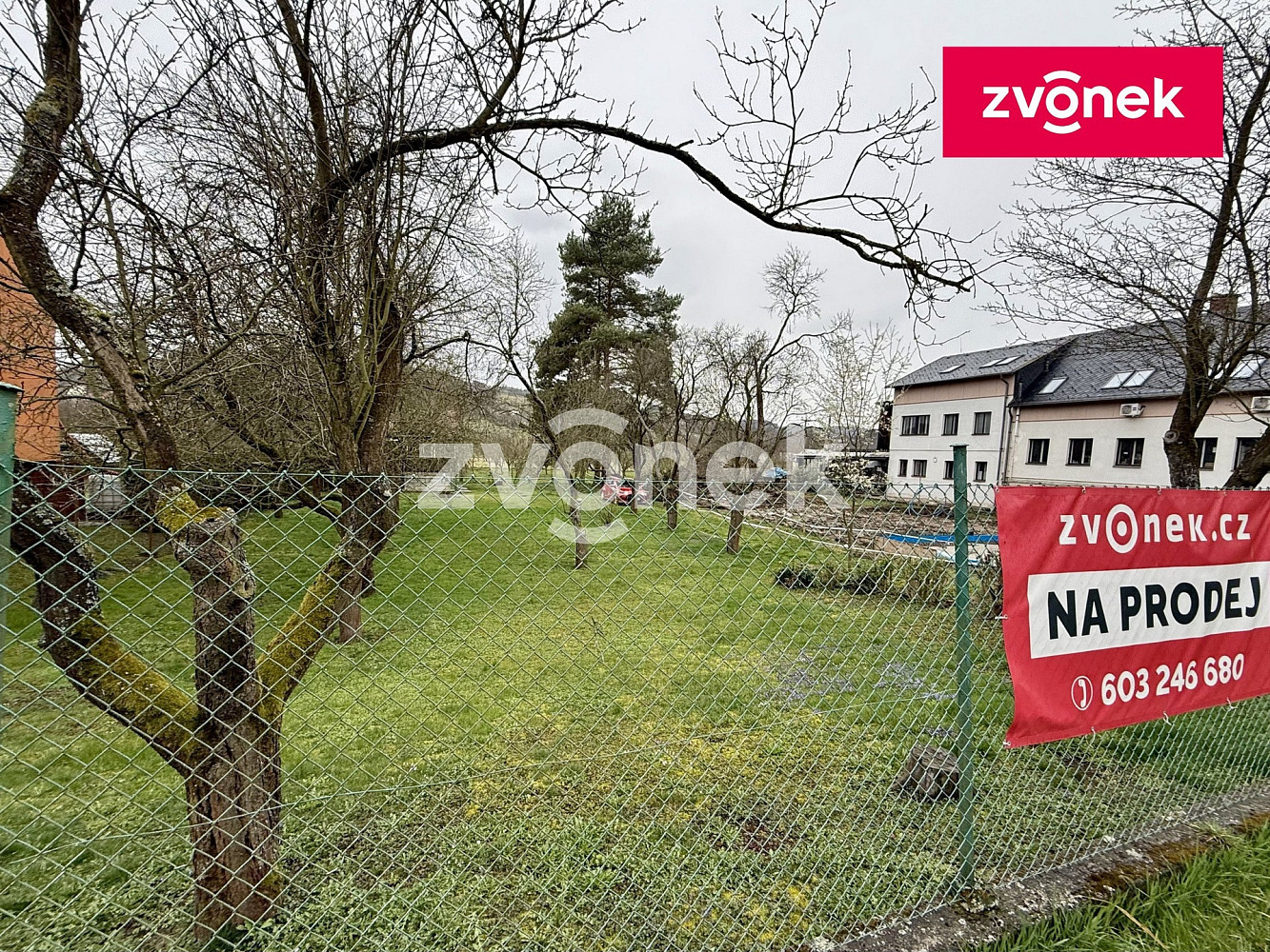 Prodej stavebního pozemku 813 m² – fotografie 5