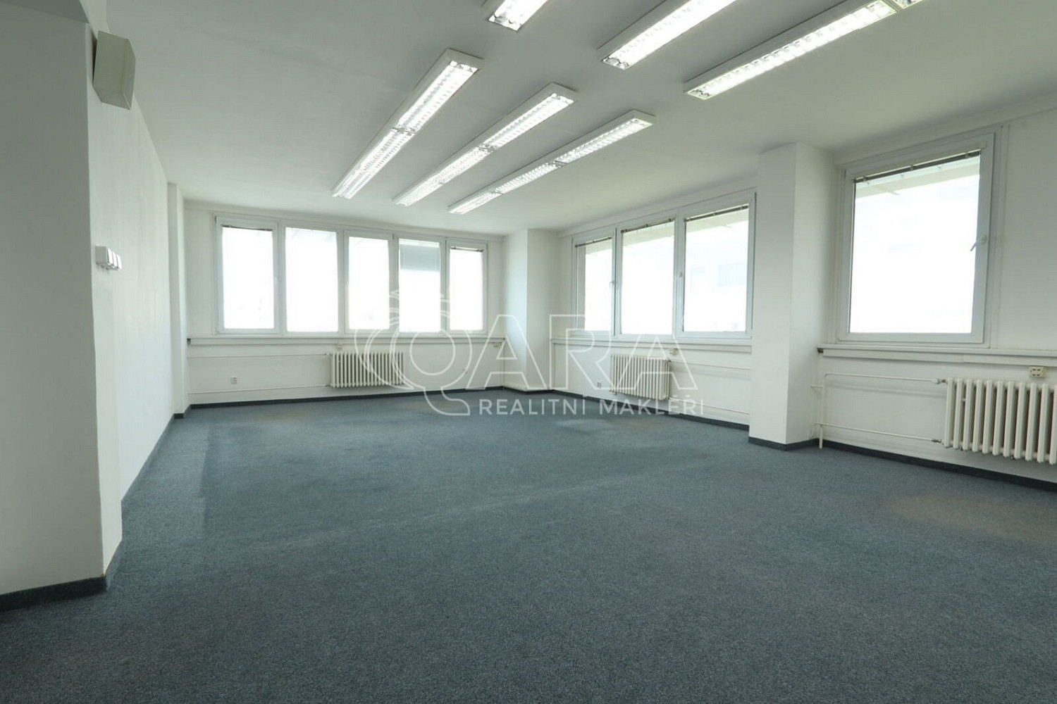 Pronájem kanceláře 185 m² – fotografie 3
