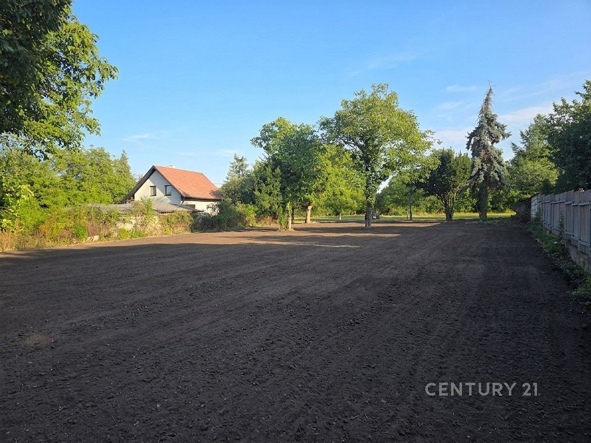 Prodej stavebního pozemku 1 645 m² – fotografie 4