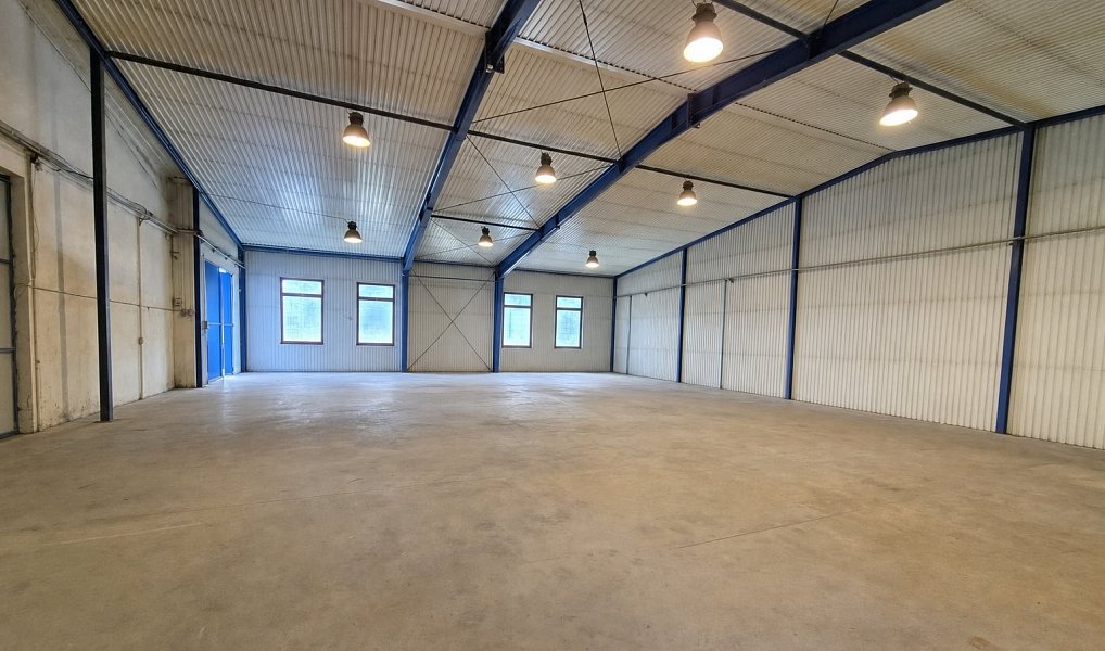 Pronájem skladovacích prostor 425 m², Loděnice – náhled fotky 2