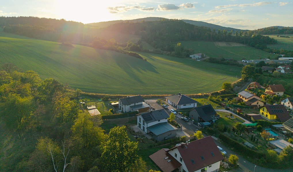 Prodej domu 151 m² s pozemkem 919 m², Dolany – náhled fotky 2