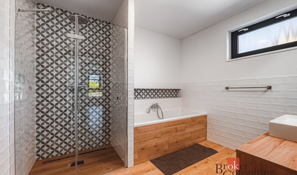 Prodej domu 240 m² s pozemkem 1 152 m², Plzeň – náhled fotky 14