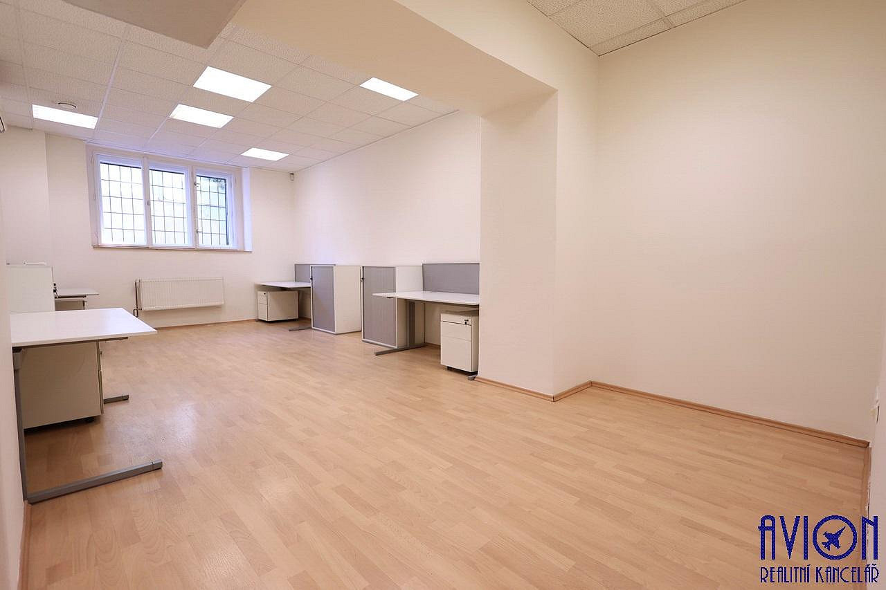 Pronájem kanceláře 38 m² – fotografie 2