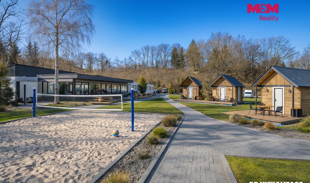 Prodej ubytovacího objektu 757 m², Mšeno – náhled fotky 3