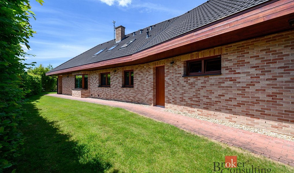 Prodej domu 372 m² s pozemkem 2 751 m², Štěnovice – náhled fotky 40