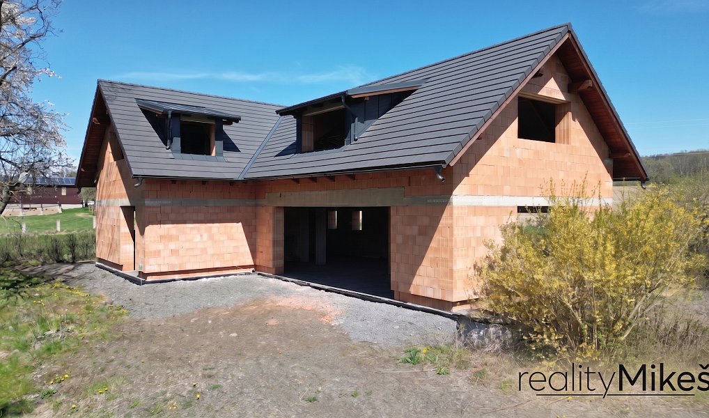 Prodej domu 252 m² s pozemkem 1 445 m², Rovensko pod Troskami – náhled fotky 4
