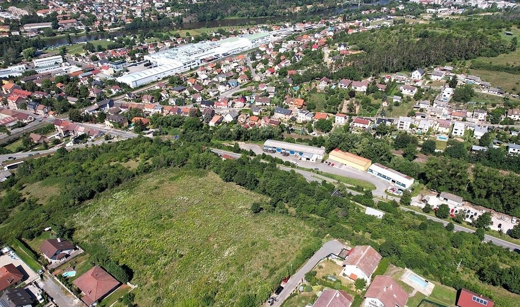 Prodej stavebního pozemku 15 999 m², Beroun – náhled fotky 2