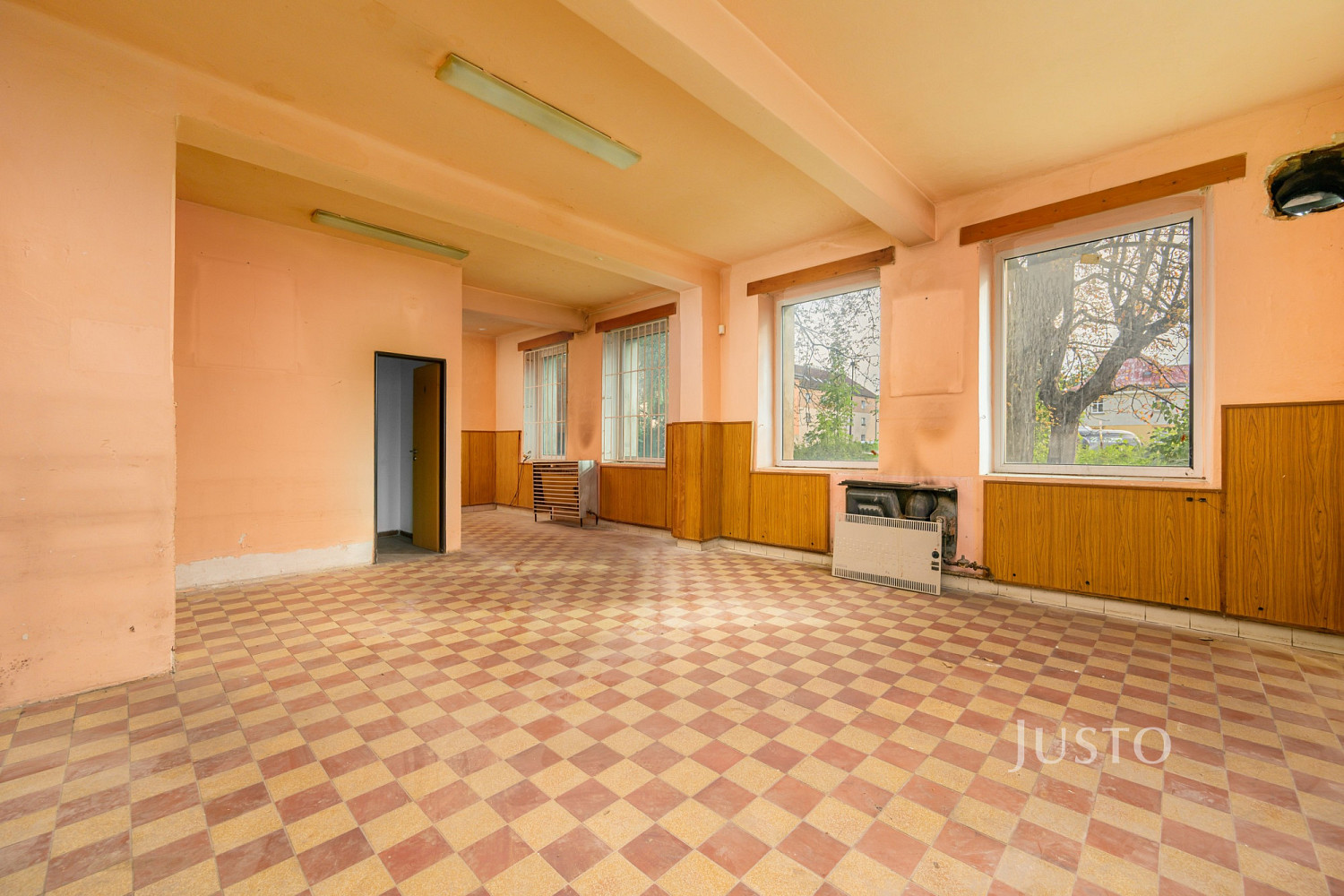 Prodej obchodních prostor 142 m² – fotografie 4