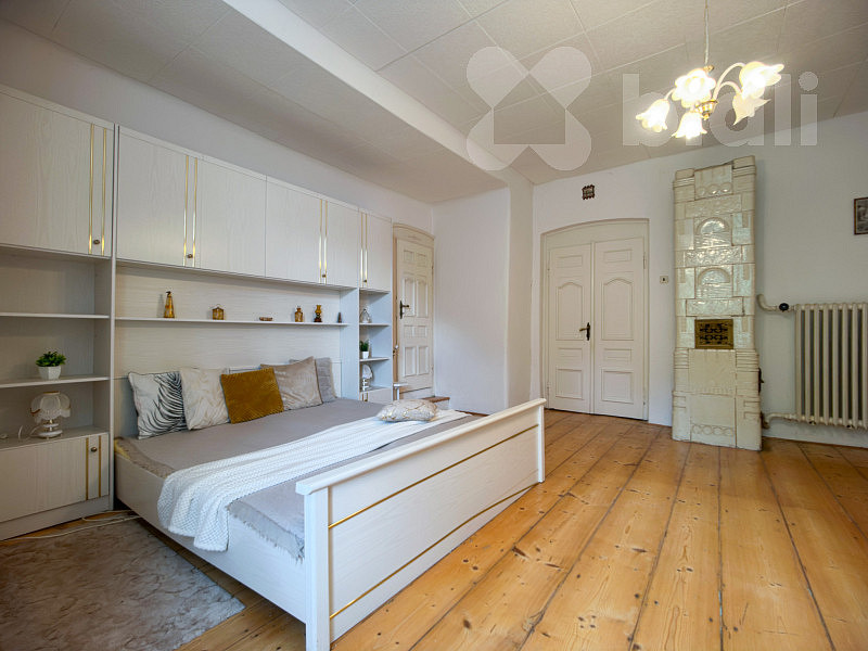 Prodej domu 290 m² s pozemkem 1 789 m² – fotografie 2