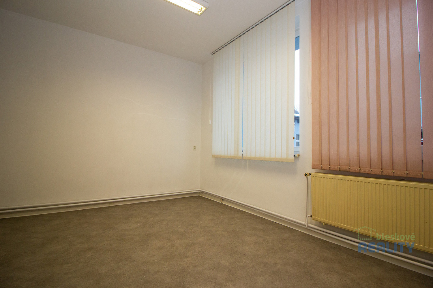 Pronájem kanceláře 22 m² – fotografie 3