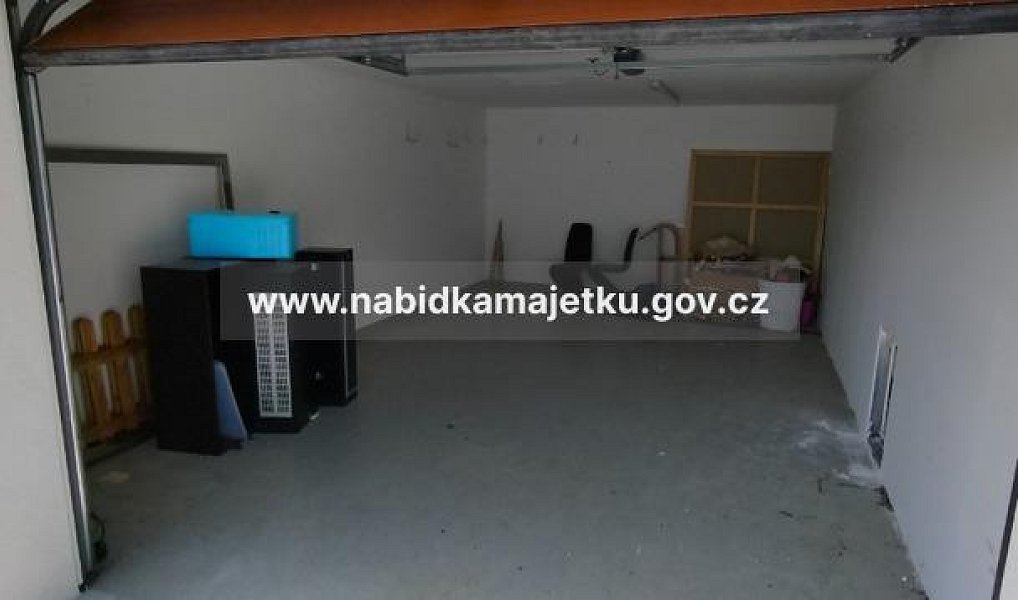 Prodej domu 767 m² s pozemkem 2 143 m², Drahňovice – náhled fotky 20