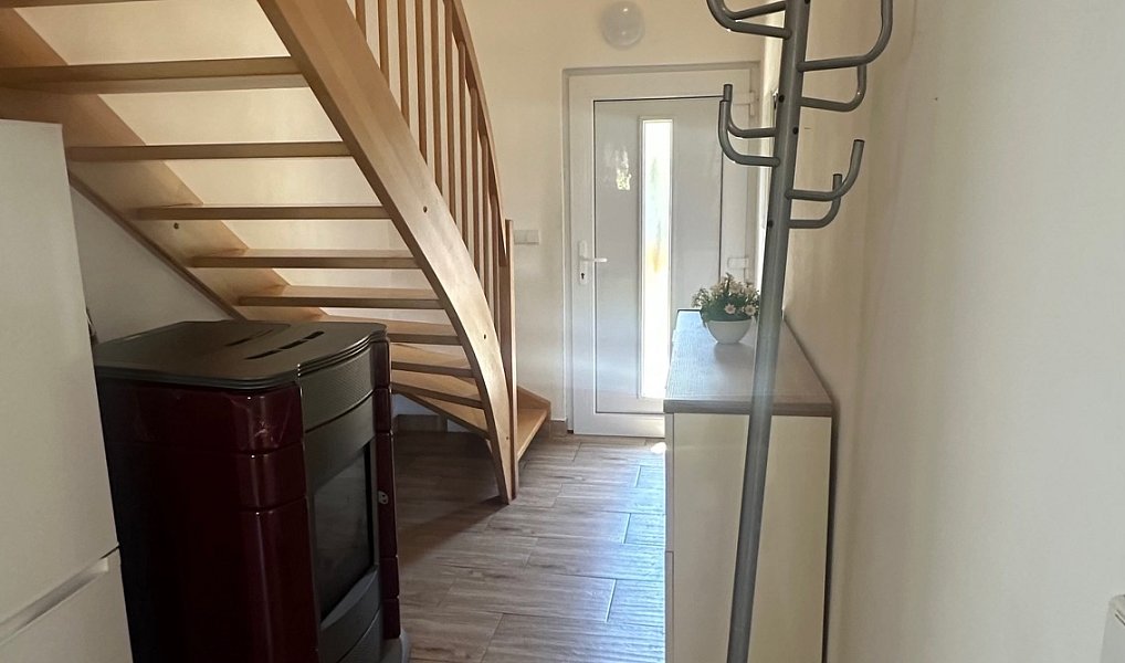 Prodej chalupy 130 m² s pozemkem 734 m², Benešov nad Černou – náhled fotky 13