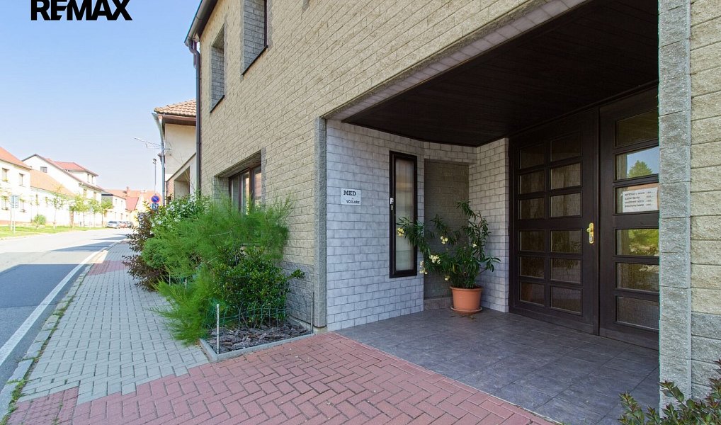 Prodej domu 210 m² s pozemkem 402 m², Černovice – náhled fotky 2